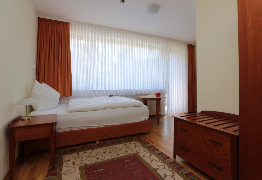 Hotel Am Rossberg Алтенар Екстериор снимка
