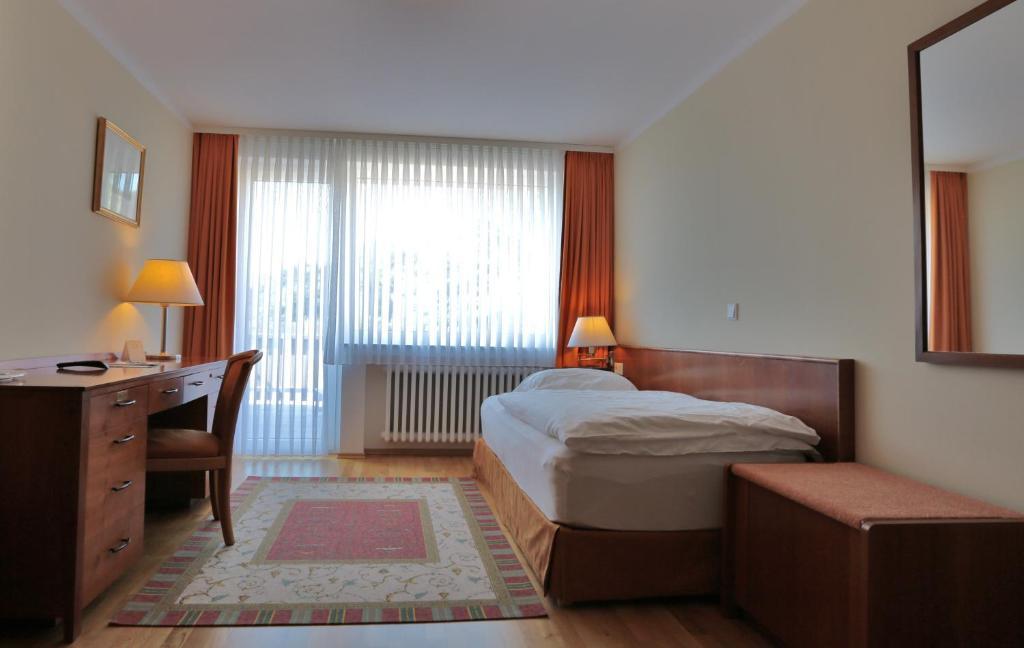 Hotel Am Rossberg Алтенар Стая снимка