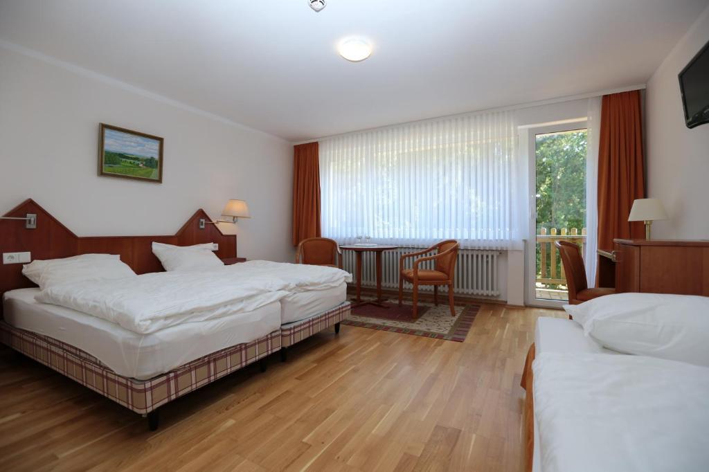Hotel Am Rossberg Алтенар Екстериор снимка