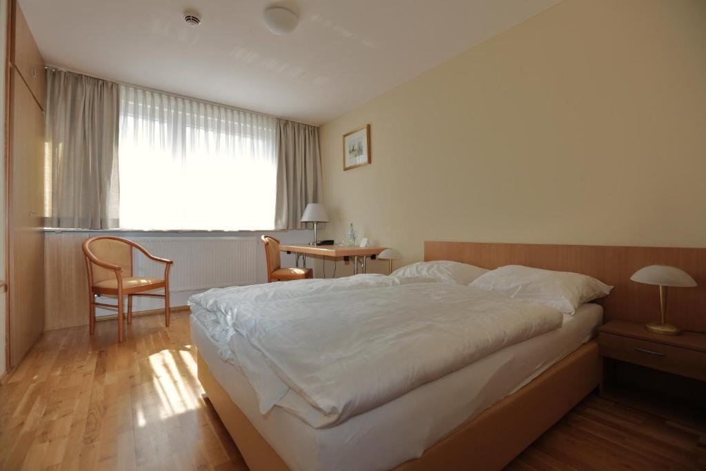 Hotel Am Rossberg Алтенар Стая снимка