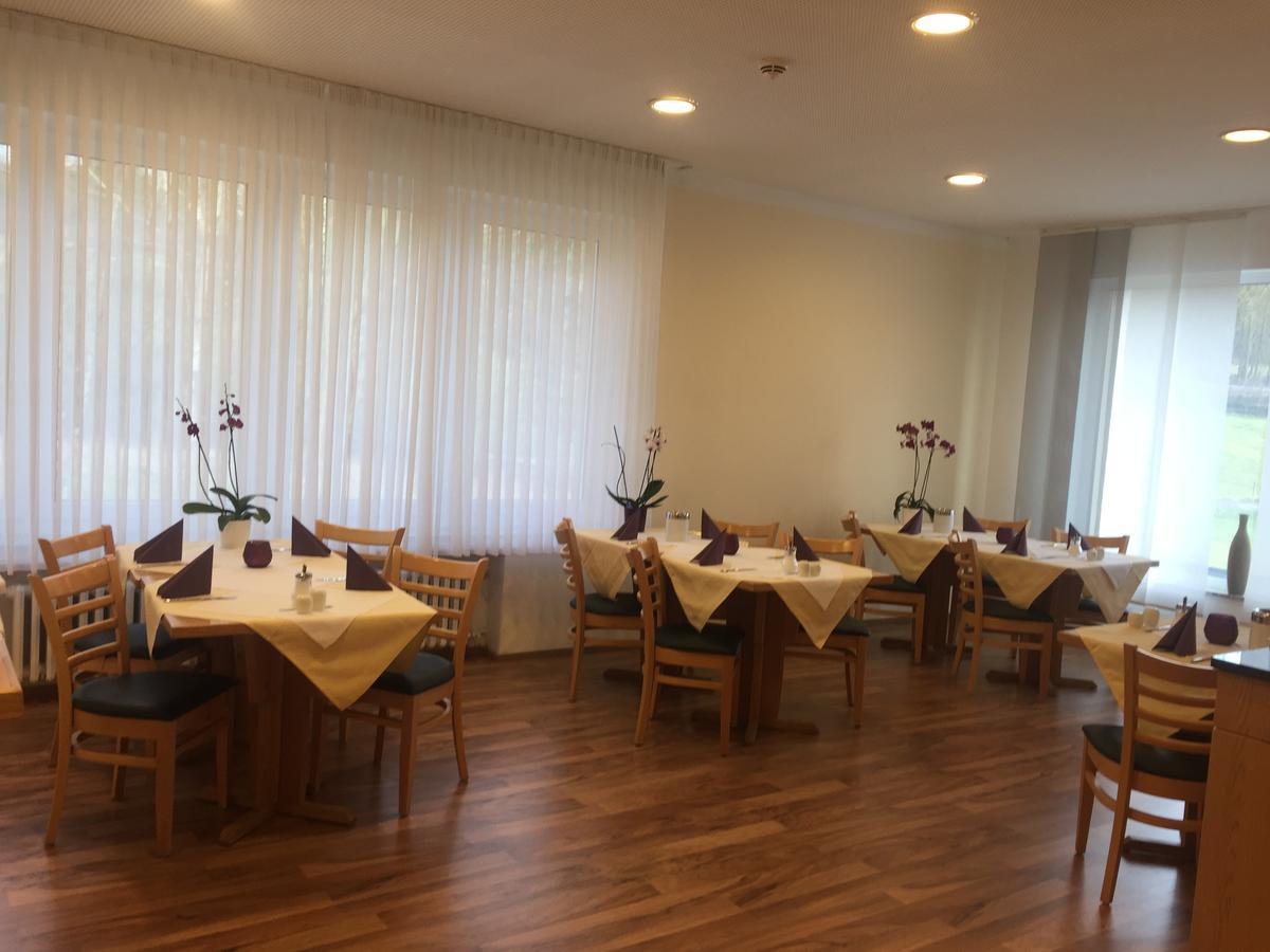 Hotel Am Rossberg Алтенар Екстериор снимка
