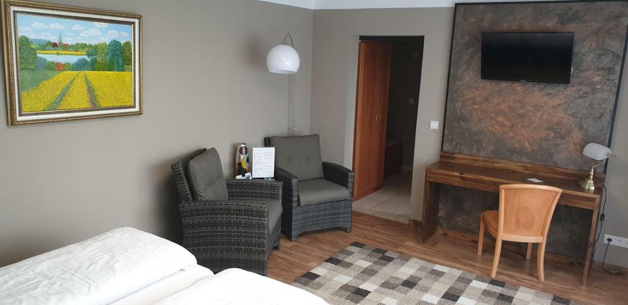 Hotel Am Rossberg Алтенар Екстериор снимка