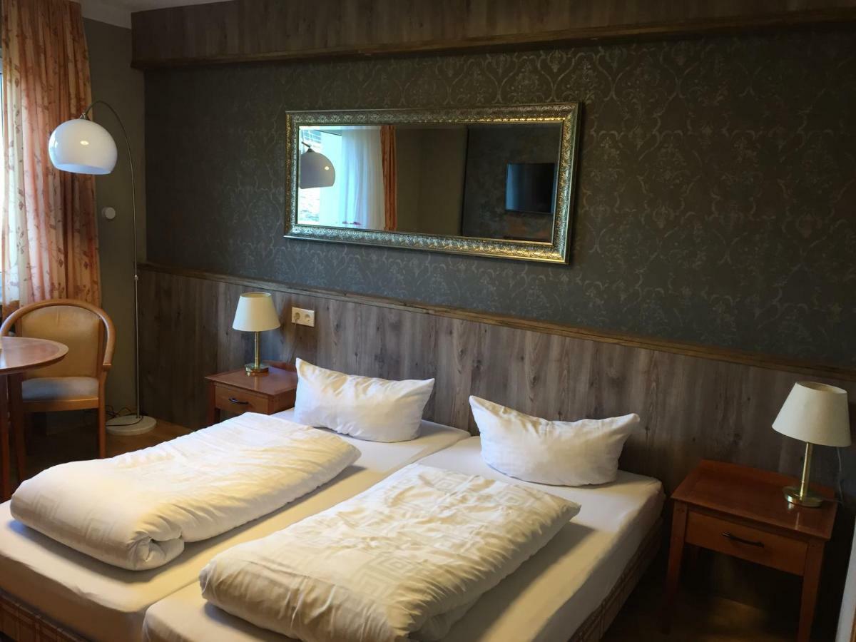 Hotel Am Rossberg Алтенар Екстериор снимка